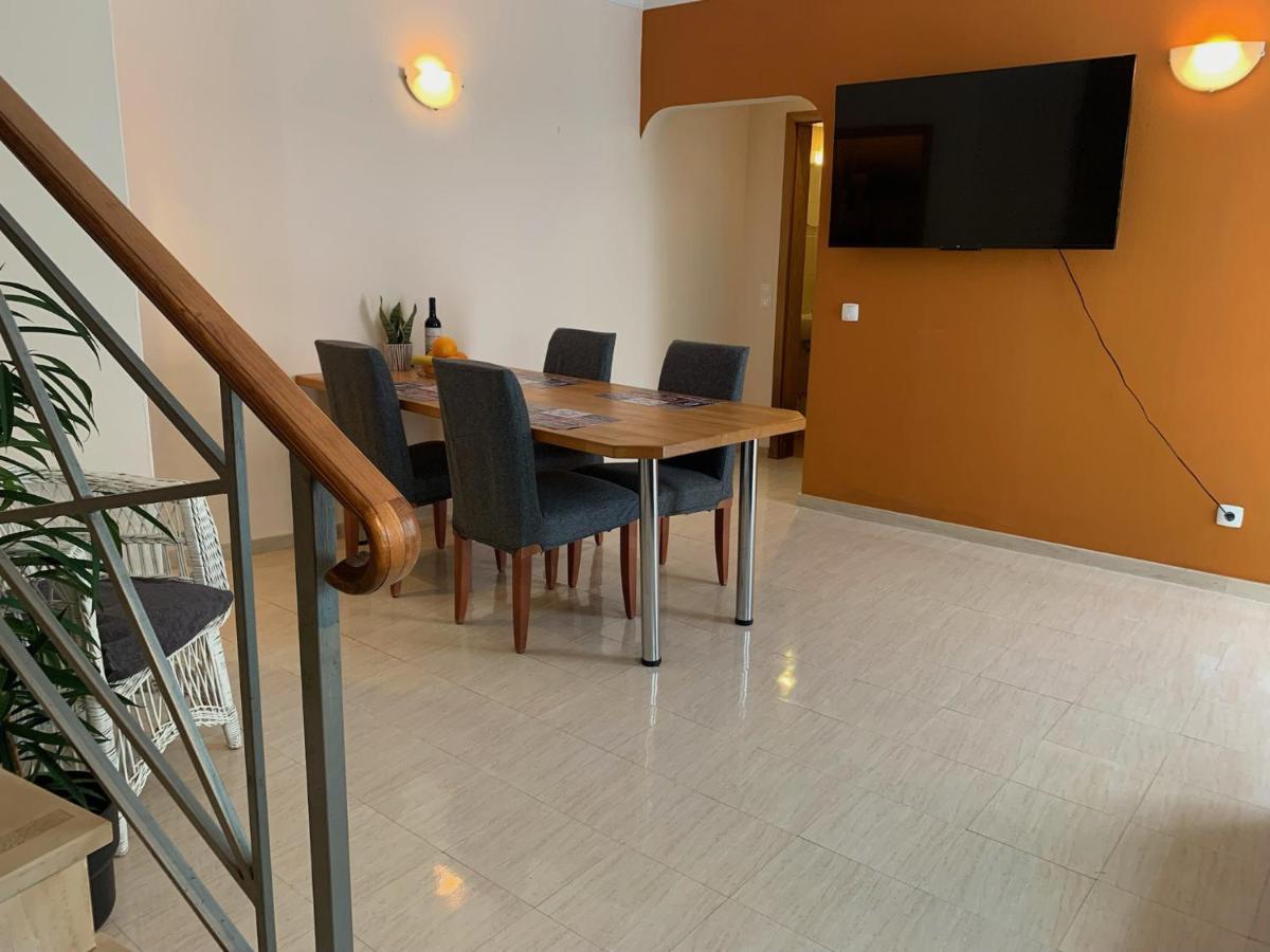 House With A Bbq Terrace In The Centre Of Lagos Exterior photo